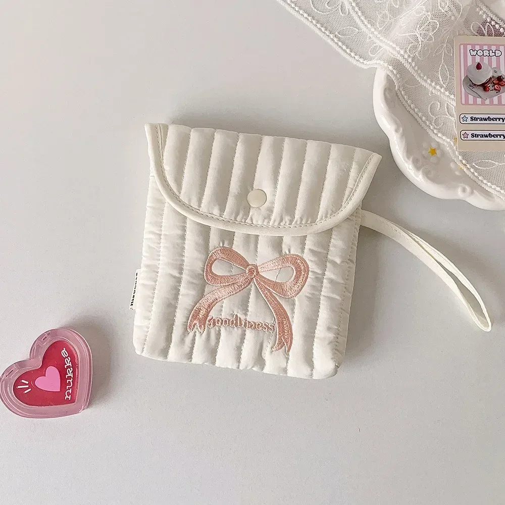 sac à cosmétiques cerise brodé de grande capacité, sac de rangement pour serviettes menstruelles avec nœud papillon, sac de rangement pour serviettes hygiéniques, sac pour petits articles
