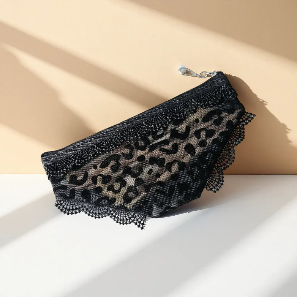 pochette de rangement cosmétique unique en forme de cœur en dentelle transparente, trousse de toilette y2k en maille pour le voyage