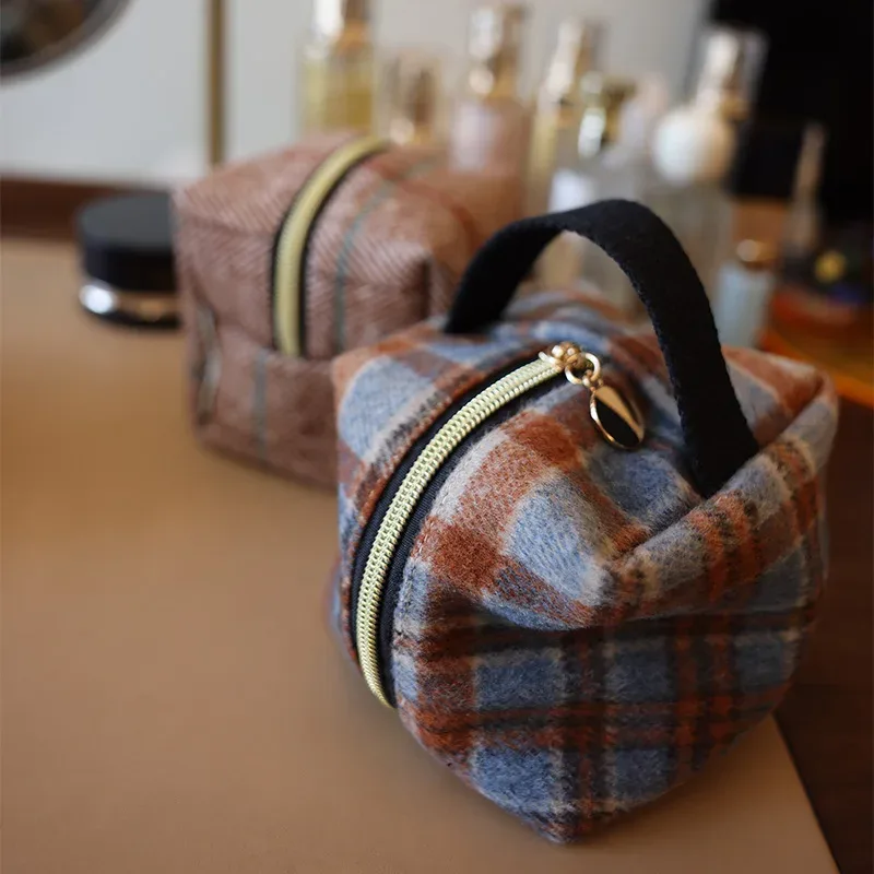 sac cube géométrique en métal, poignée à fermeture éclair, tissu brossé, sergé créatif, sac de rangement à motif ondulé carré, petit sac à cosmétiques