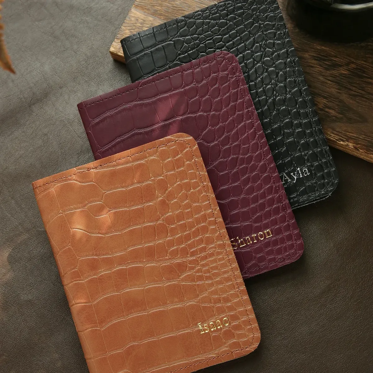 Porte-passeport personnalisé avec nom, couverture de passeport personnalisée, porte-portefeuille luxueux et chic à imprimé Alligator, accessoires de voyage, 1 pièce