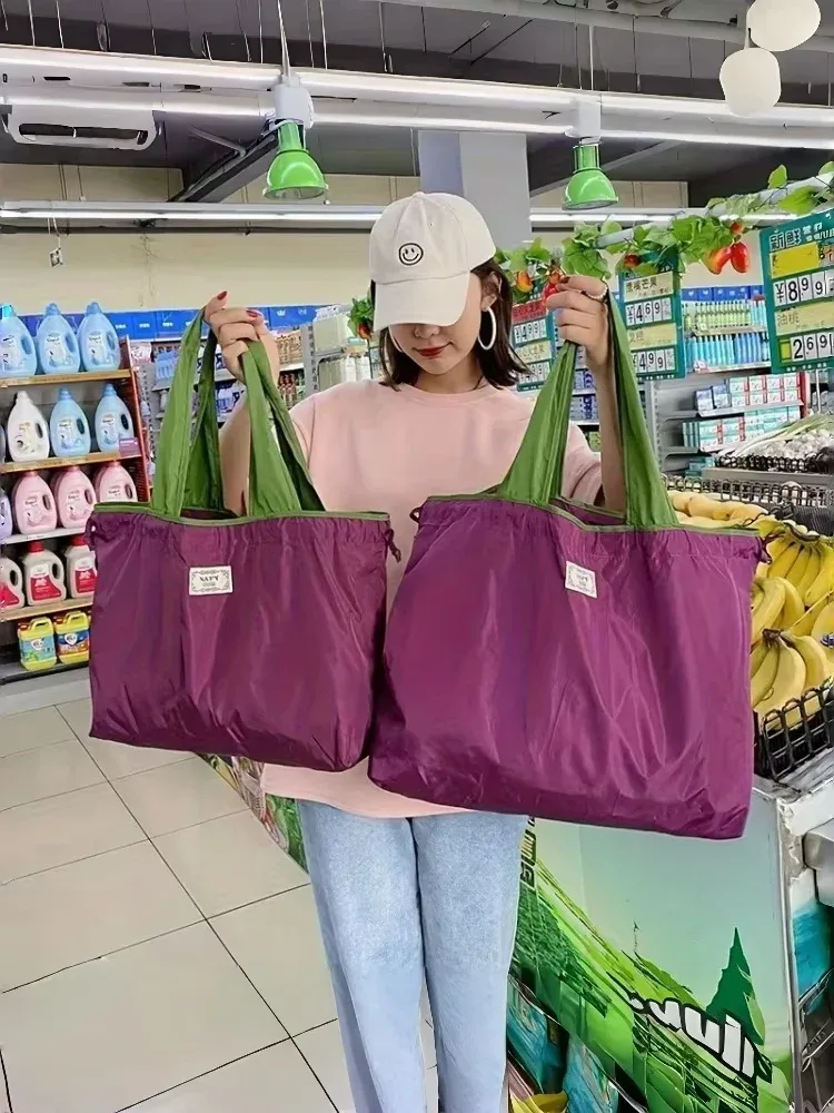 Sac fourre-tout pliable de grande capacité pour épicerie, salle de sport, voyage – Fermeture légère à cordon avec impression géométrique