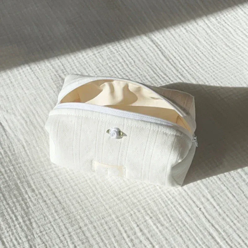 ins – trousse de maquillage à la mode, 1 pièce, élégante, simple, douce, florale, rouge à lèvres, portable, grande capacité, sac de rangement pour câbles d'écouteurs