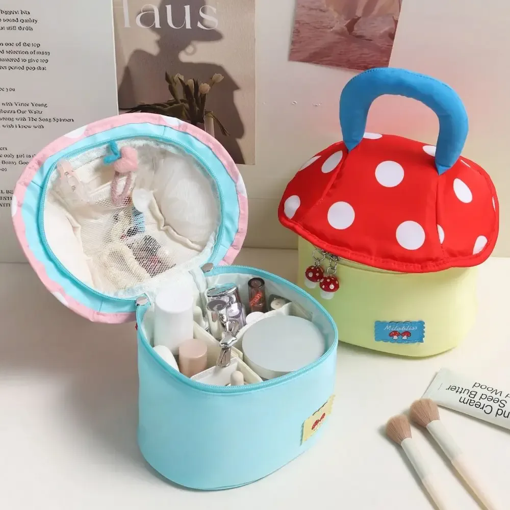 trousse de maquillage mignonne de grande capacité, maison de champignon, trousse à cosmétiques esthétique portable, trousse de toilette multifonctionnelle à fermeture éclair, voyage