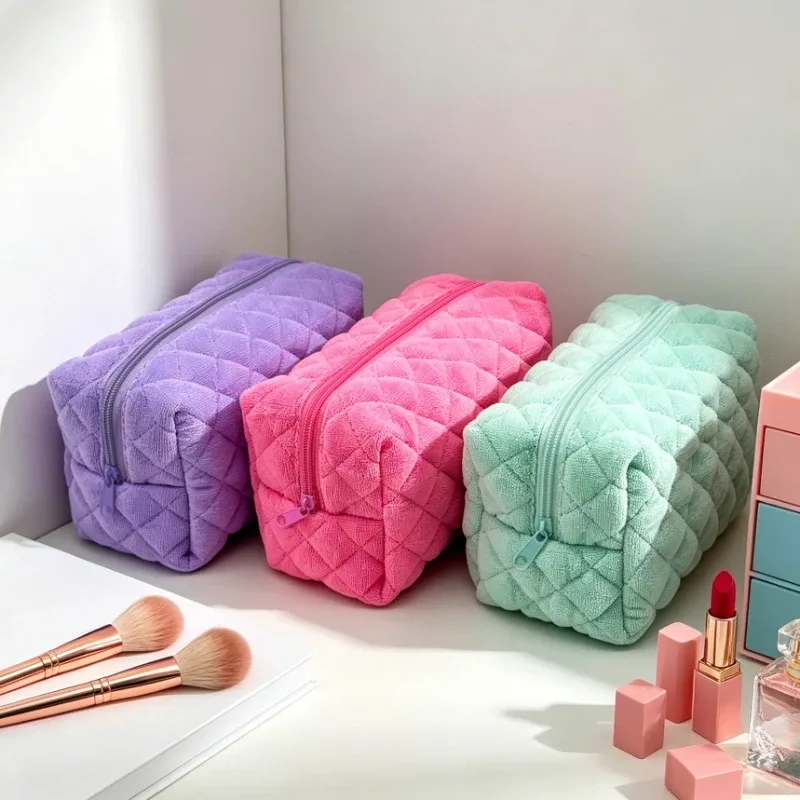 jolie trousse de toilette carrée pour femmes, multifonctionnelle, portable, pour ranger les articles de toilette et le maquillage.