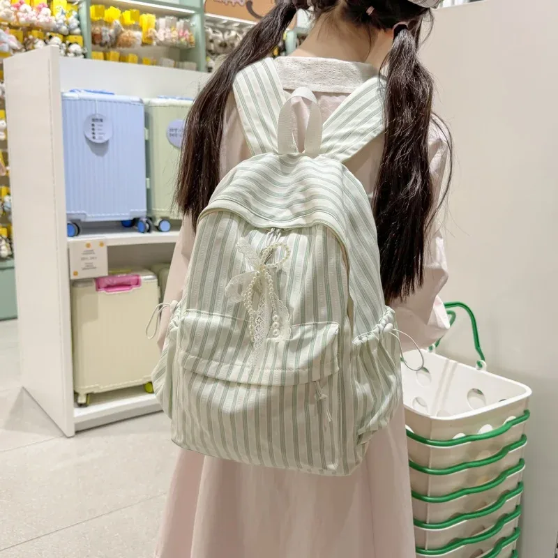 sac à dos à motif rayé, grande capacité, imprimé rayé mignon, avec pendentif, sac à dos léger en nylon, sac à dos pour les trajets quotidiens