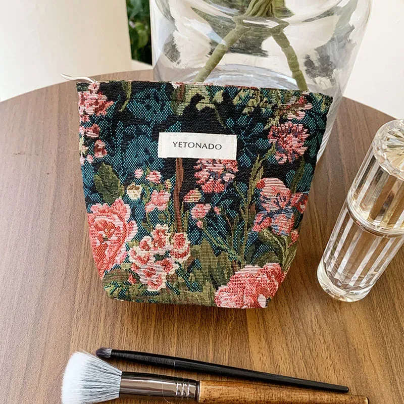 sac à cosmétiques pour femmes, étui vintage en tissu jacquard floral rouge foncé, pochette de rangement de maquillage avec fermeture éclair, petit grand sac pour brosses de toilette
