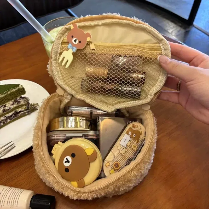 Trousse de Maquillage Mini Rilakkuma Mignonne, Pochette de Toilette Portable, Indispensable pour les Voyages, Pratique pour la Salle de Bain, Articles Ménagers, Cadeau Original