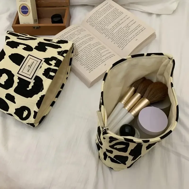 sac à cosmétiques imprimé léopard rose pour femmes, petite pochette rétro pour dames, sacs à main de voyage, sacs de rangement pour crayons d'écolière