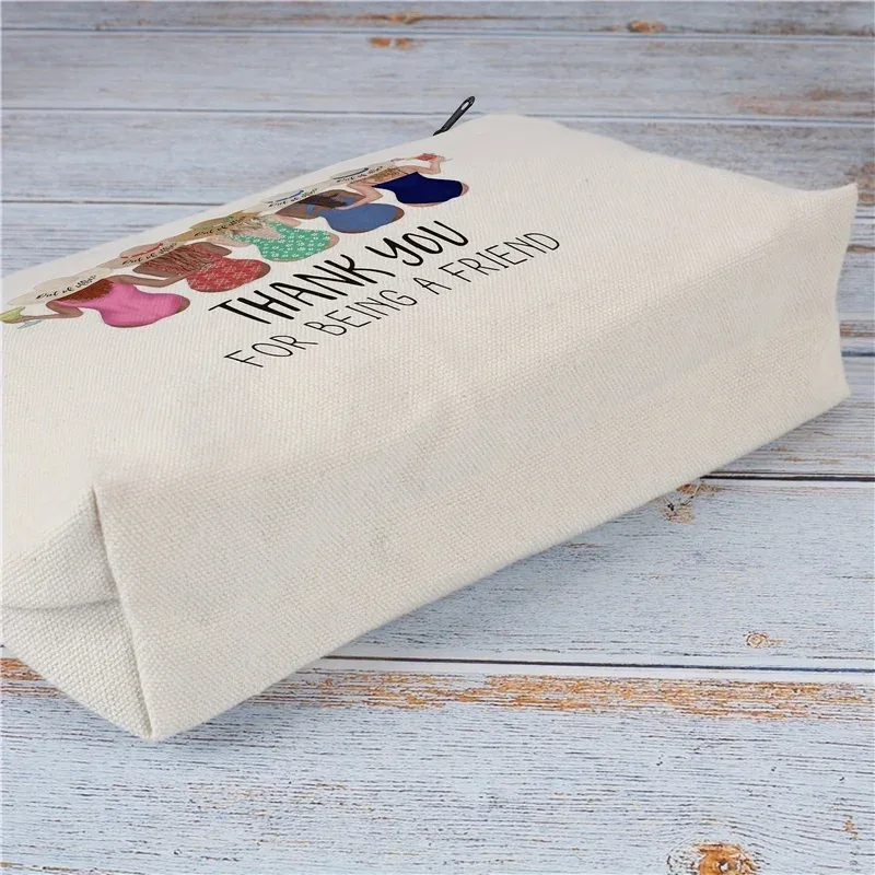 une trousse de maquillage super mignonne, idéale pour les voyages, et également un cadeau d'anniversaire parfait pour une amie. articles essentiels légers, utilisés pour l'orgue