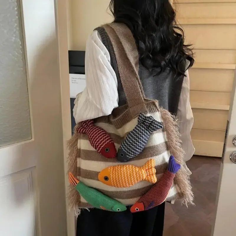 sac fourre-tout tricoté décontracté motif petit poisson mignon, nouveauté été, sac à bandoulière polyvalent pour trajets quotidiens, avec découpes contrastées